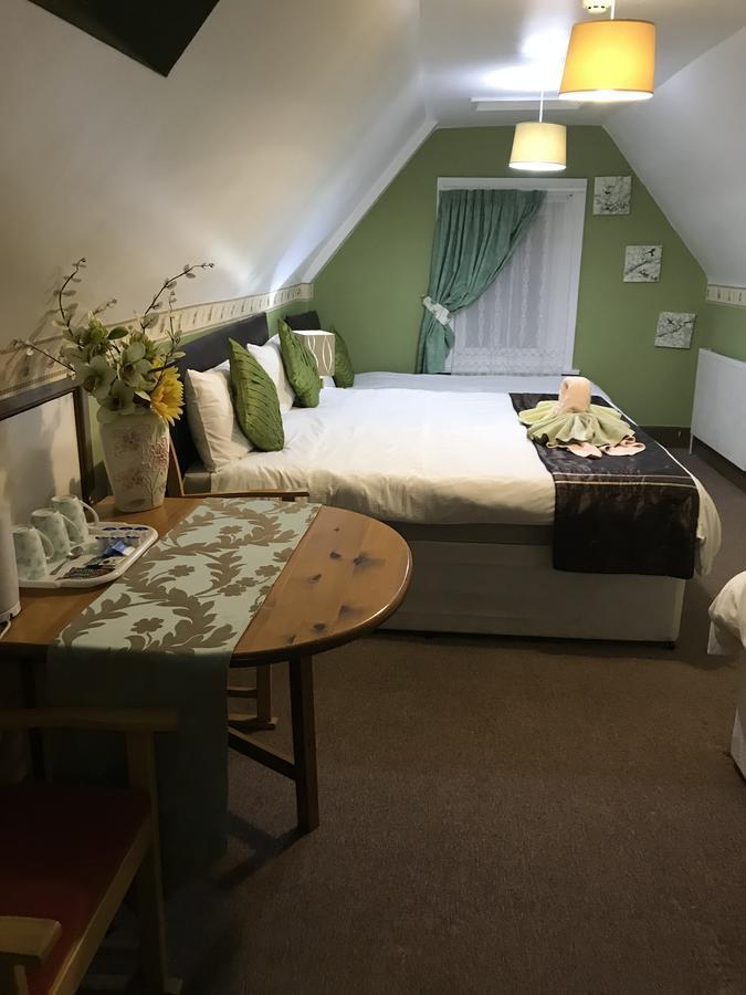 Acorn Lodge Guest House - Free Parking ゴスポート エクステリア 写真